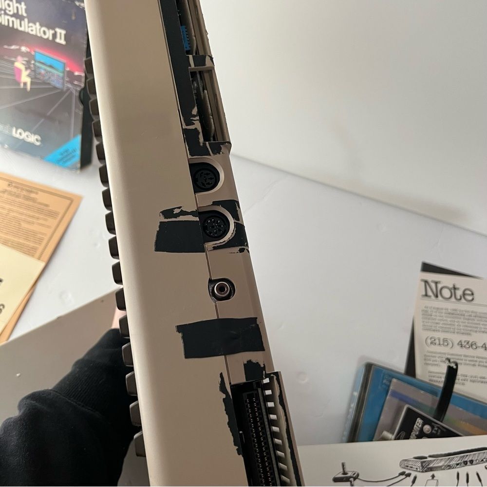 Boxed Commodore 64 computer - Picture 5 of 7